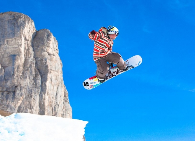 salto en la nieve